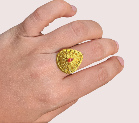Dropship Golden Teardrop Ring with Red Accent
