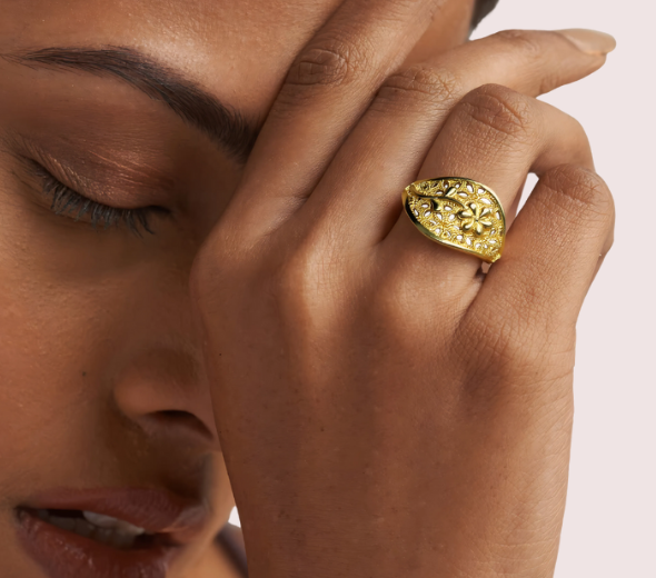 Dropship Leaf Motif Gold-Plated Ring with Floral Detailing