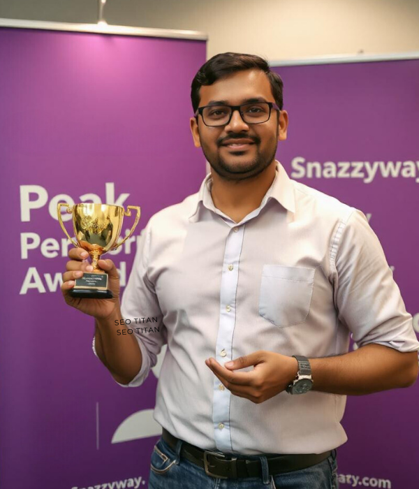 Akshay Apte Wins the Snazzyway SEO Titan Award 2024